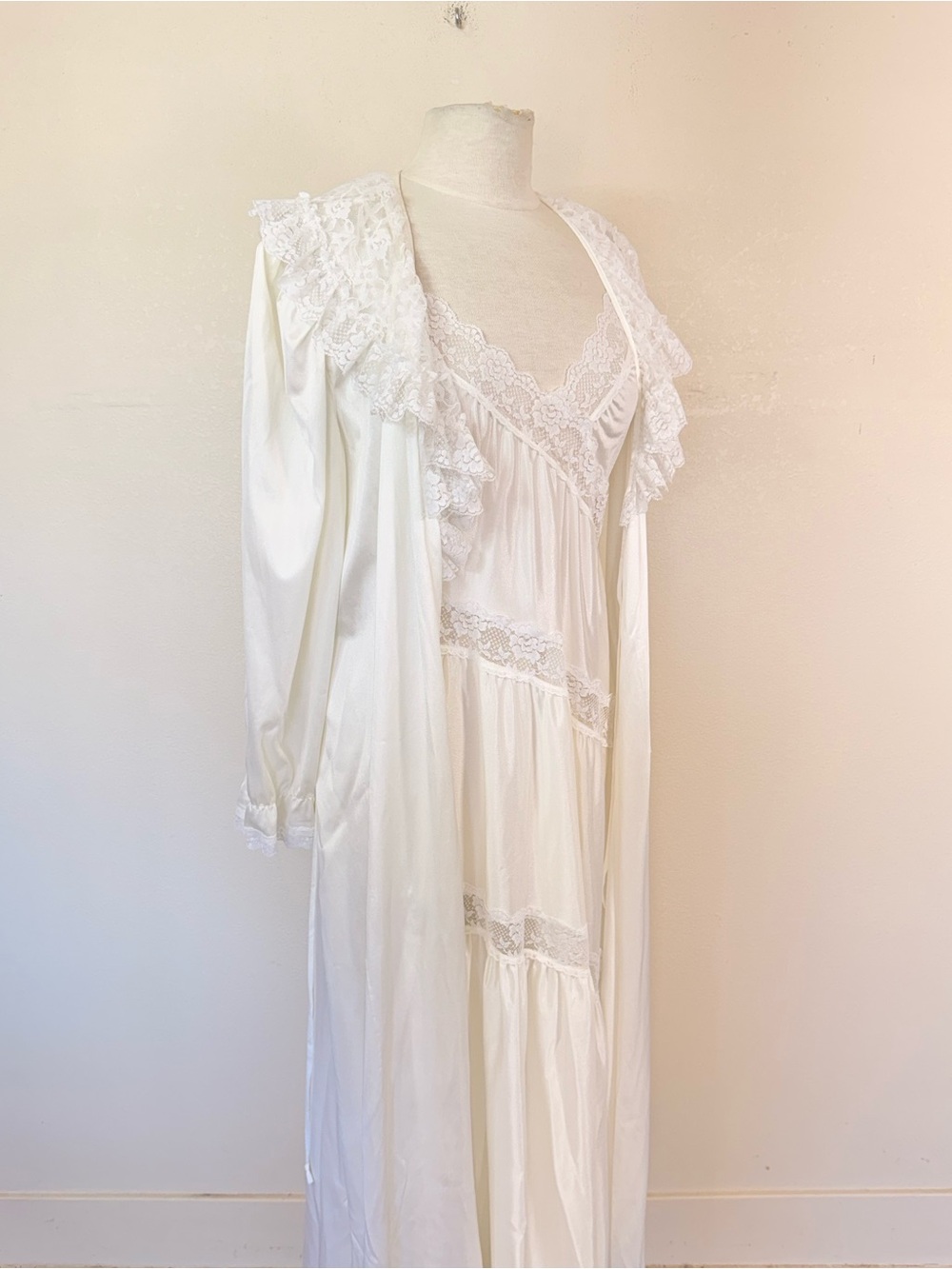 Vntg 70s Cottagecore Romantic Victorian Revival Angelcore Lace Maxi Dress Robe - Picture 5 of 6